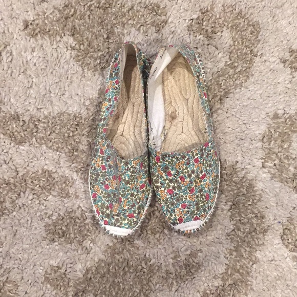 Floral Espadrilles - Picture 1 of 4